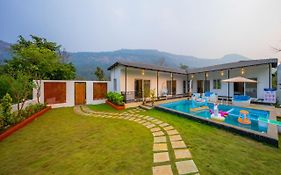 Saffronstays Turquoise Maison - 3Br Pool Villa With Jacuzzi, Bonfire & Fruit Garden Near Lake Kalote, Karjat